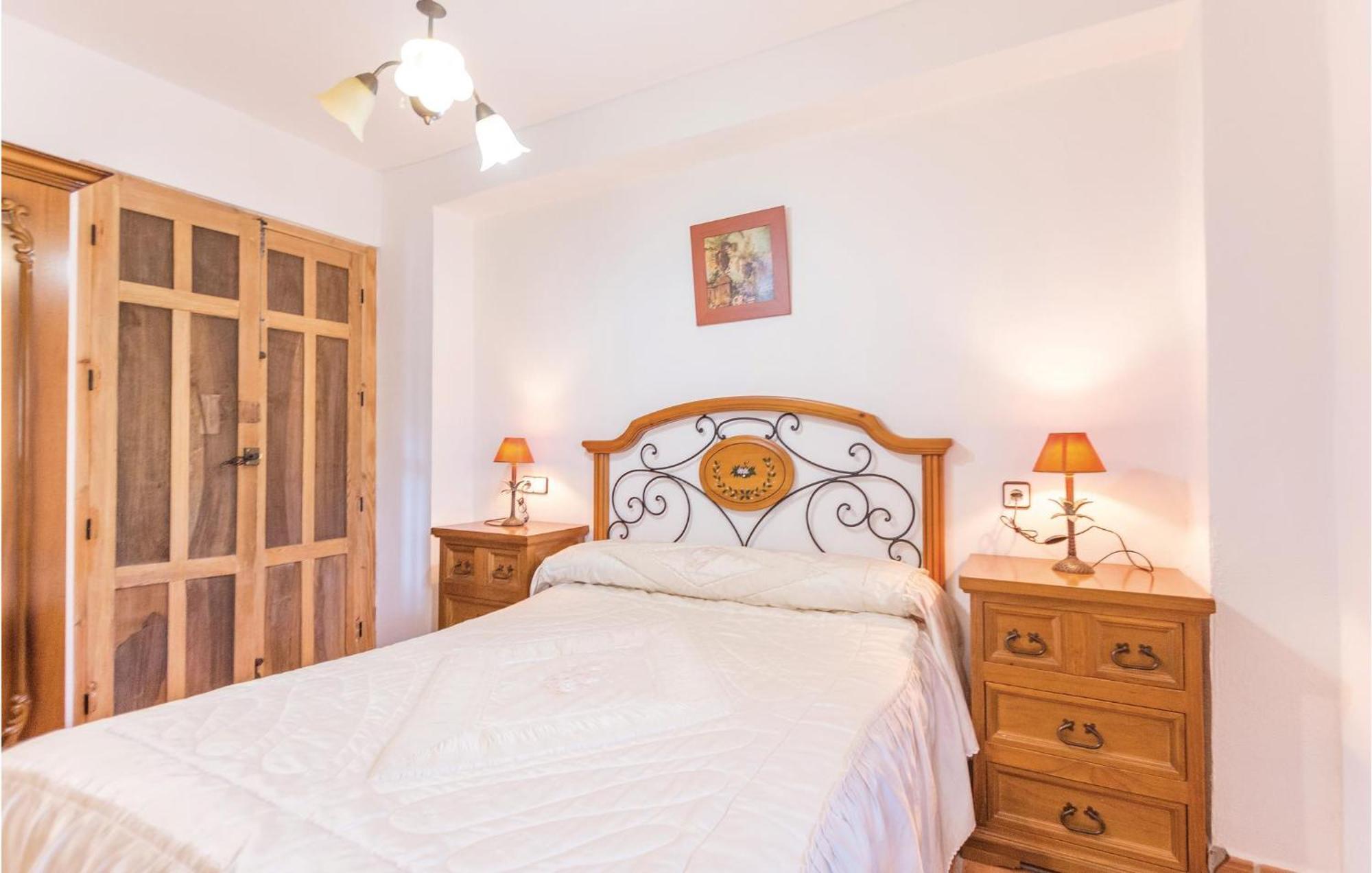 8 Bedroom Lovely Home In Iznájar Εξωτερικό φωτογραφία