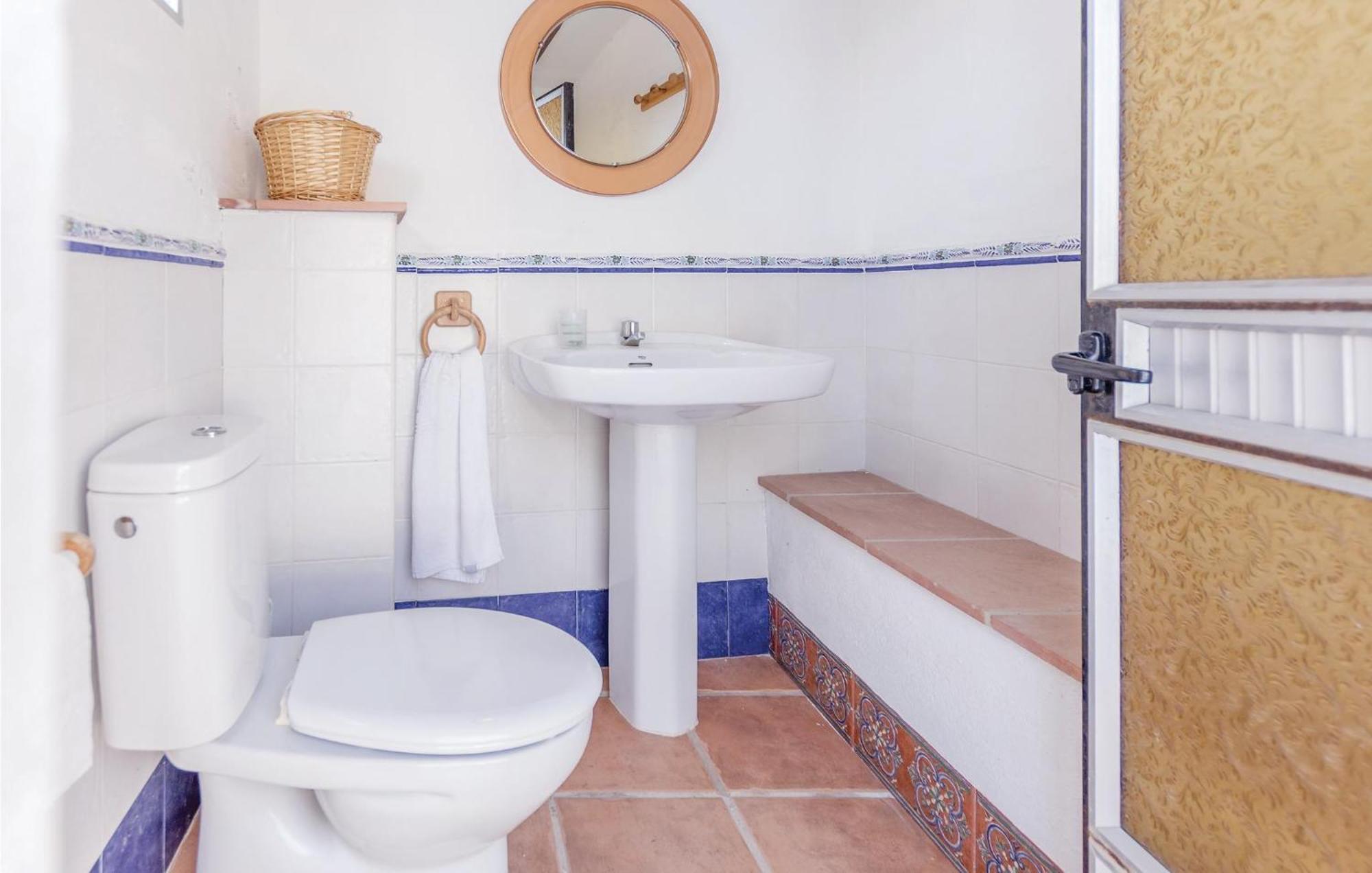 8 Bedroom Lovely Home In Iznájar Εξωτερικό φωτογραφία