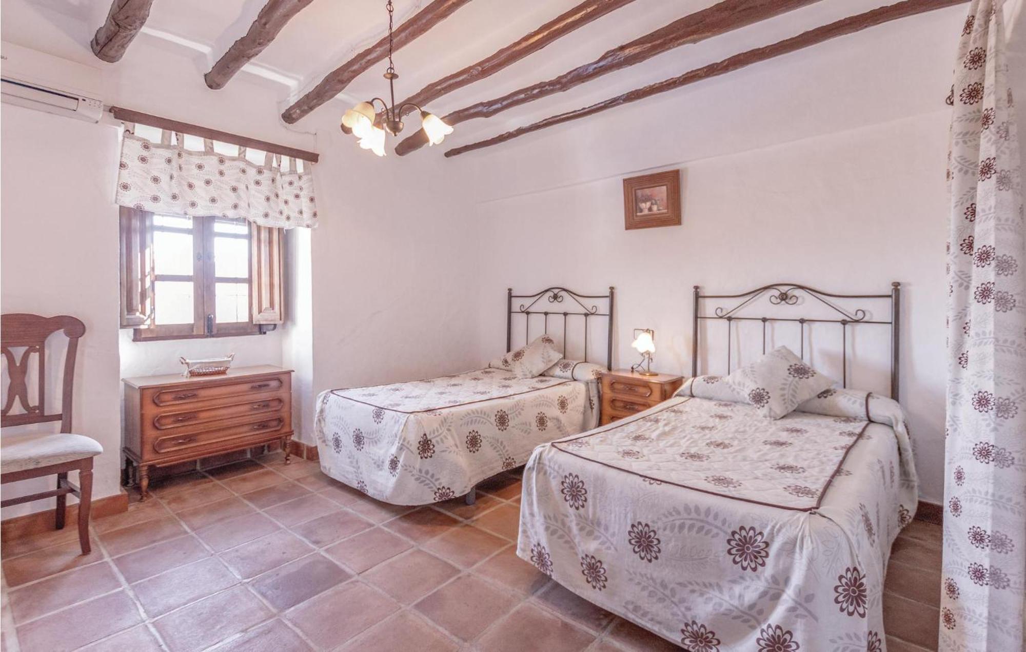 8 Bedroom Lovely Home In Iznájar Εξωτερικό φωτογραφία