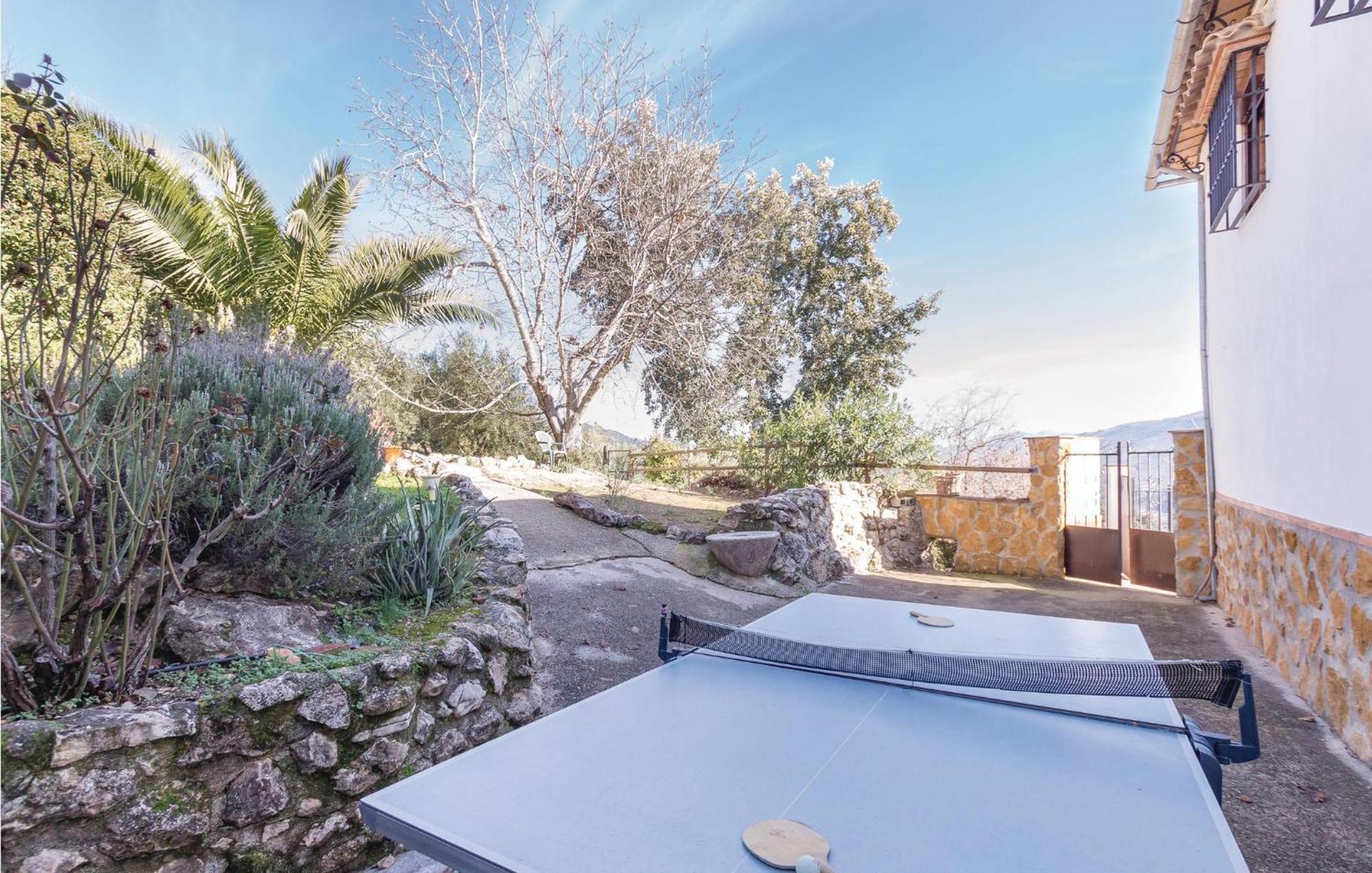 8 Bedroom Lovely Home In Iznájar Εξωτερικό φωτογραφία
