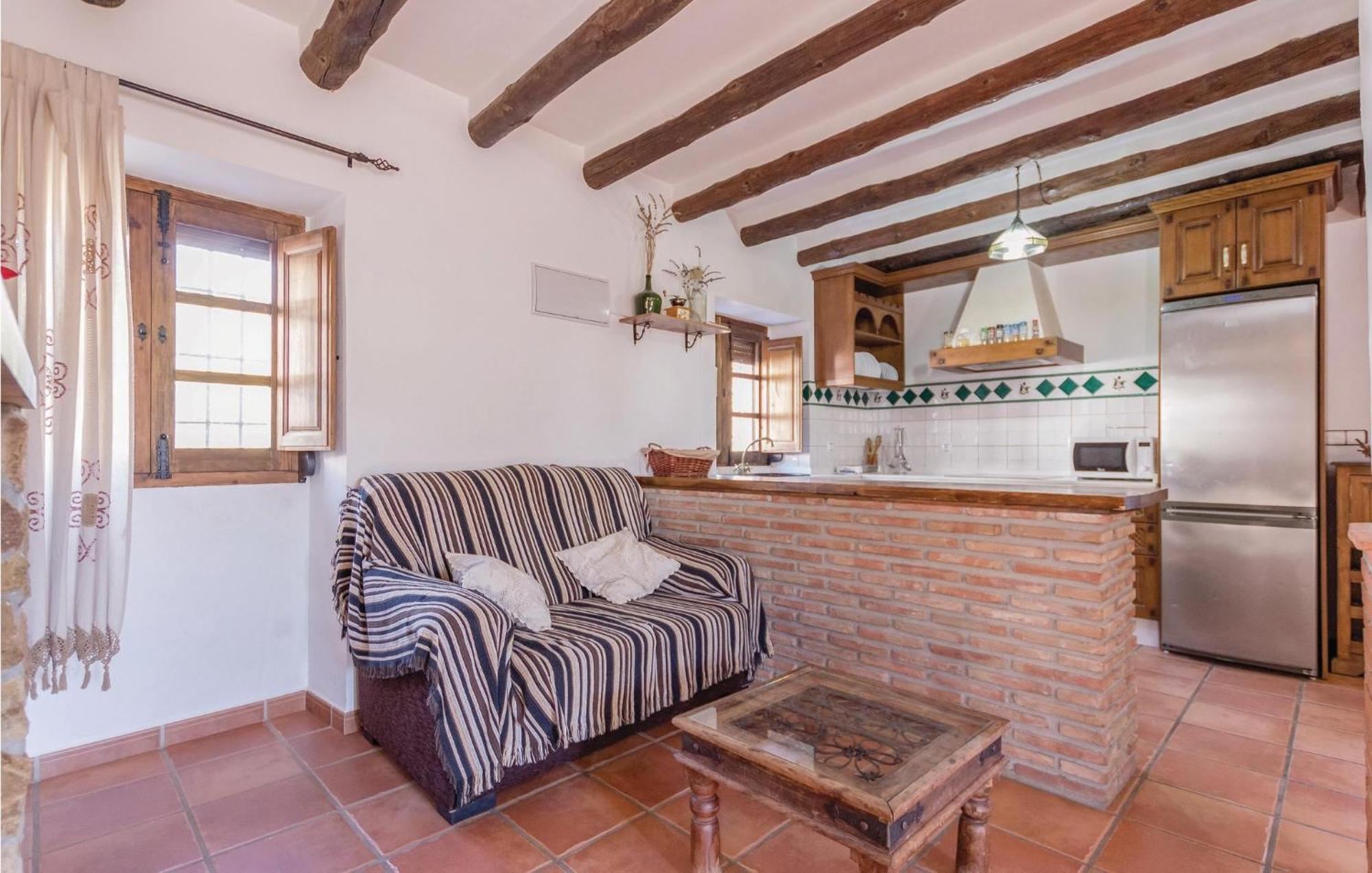 8 Bedroom Lovely Home In Iznájar Εξωτερικό φωτογραφία