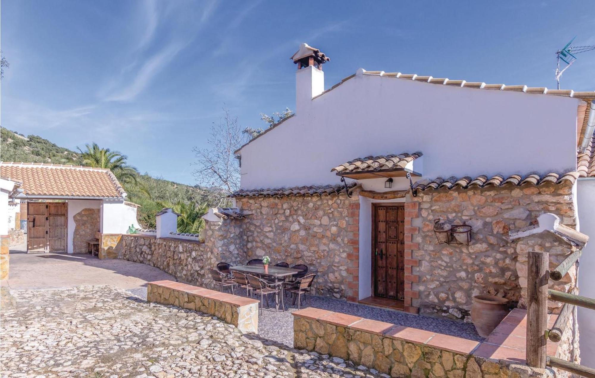8 Bedroom Lovely Home In Iznájar Εξωτερικό φωτογραφία