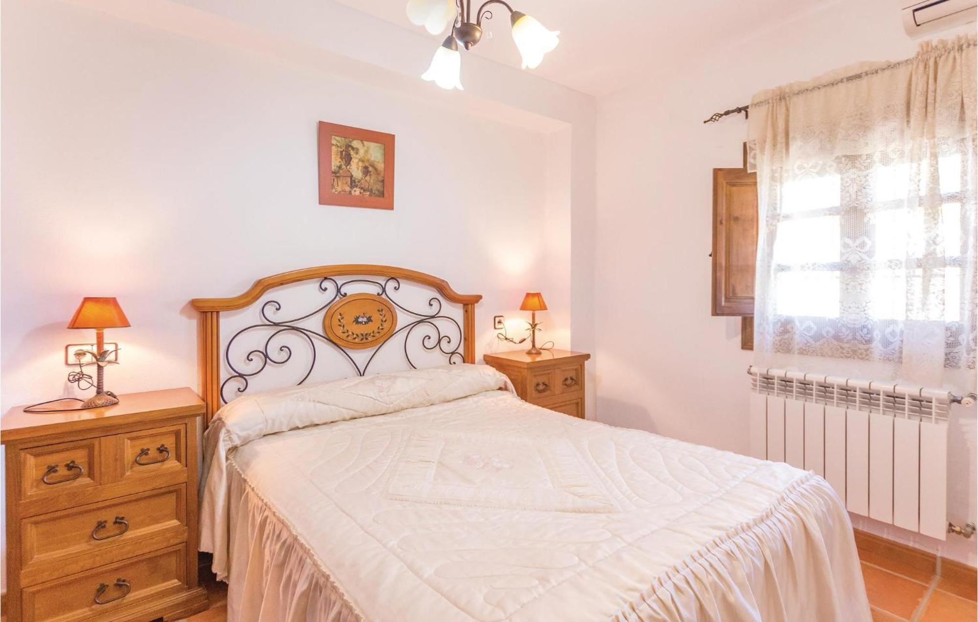 8 Bedroom Lovely Home In Iznájar Εξωτερικό φωτογραφία