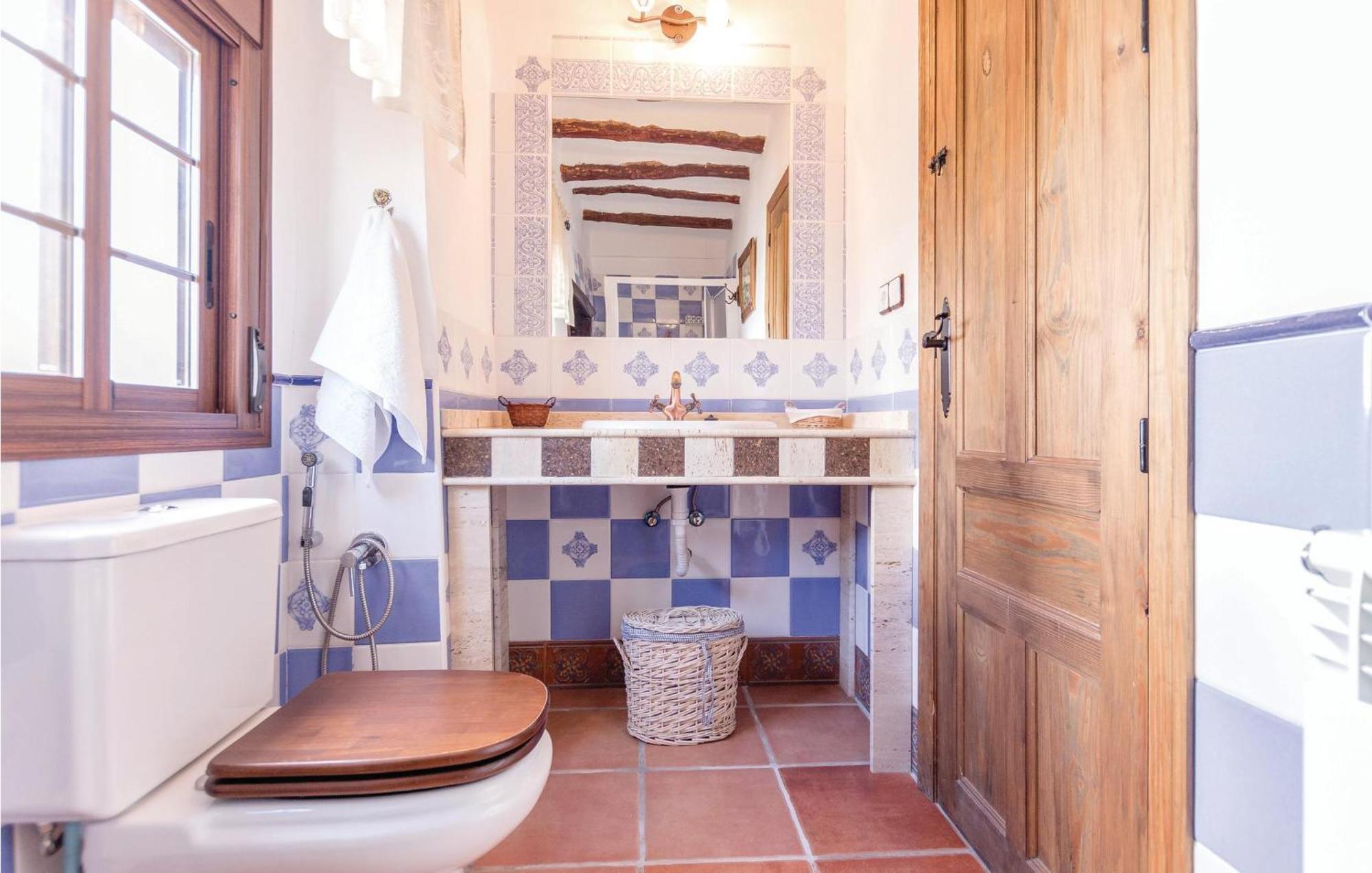8 Bedroom Lovely Home In Iznájar Εξωτερικό φωτογραφία